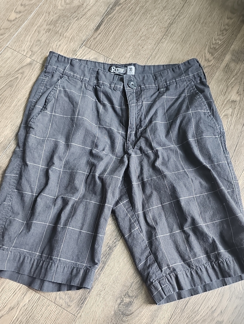 Y2k Retrofit Short Men’s Gray Windowpane Flat-Front Size 30 Plaid